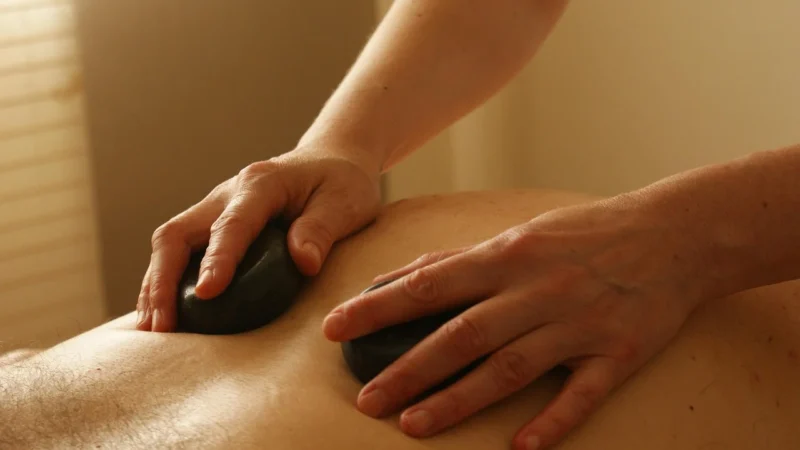 Sauna z balią i jacuzzi: czy trzy elementy w jednej strefie to dobry pomysł?