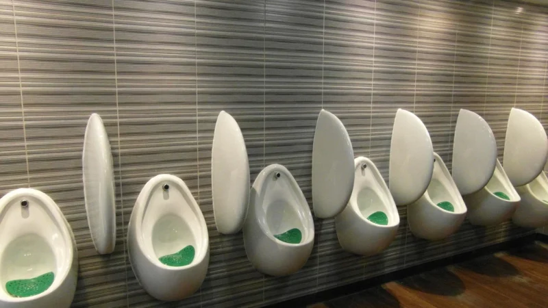 Laminaty HPL dla kabin WC — trwałość i estetyka